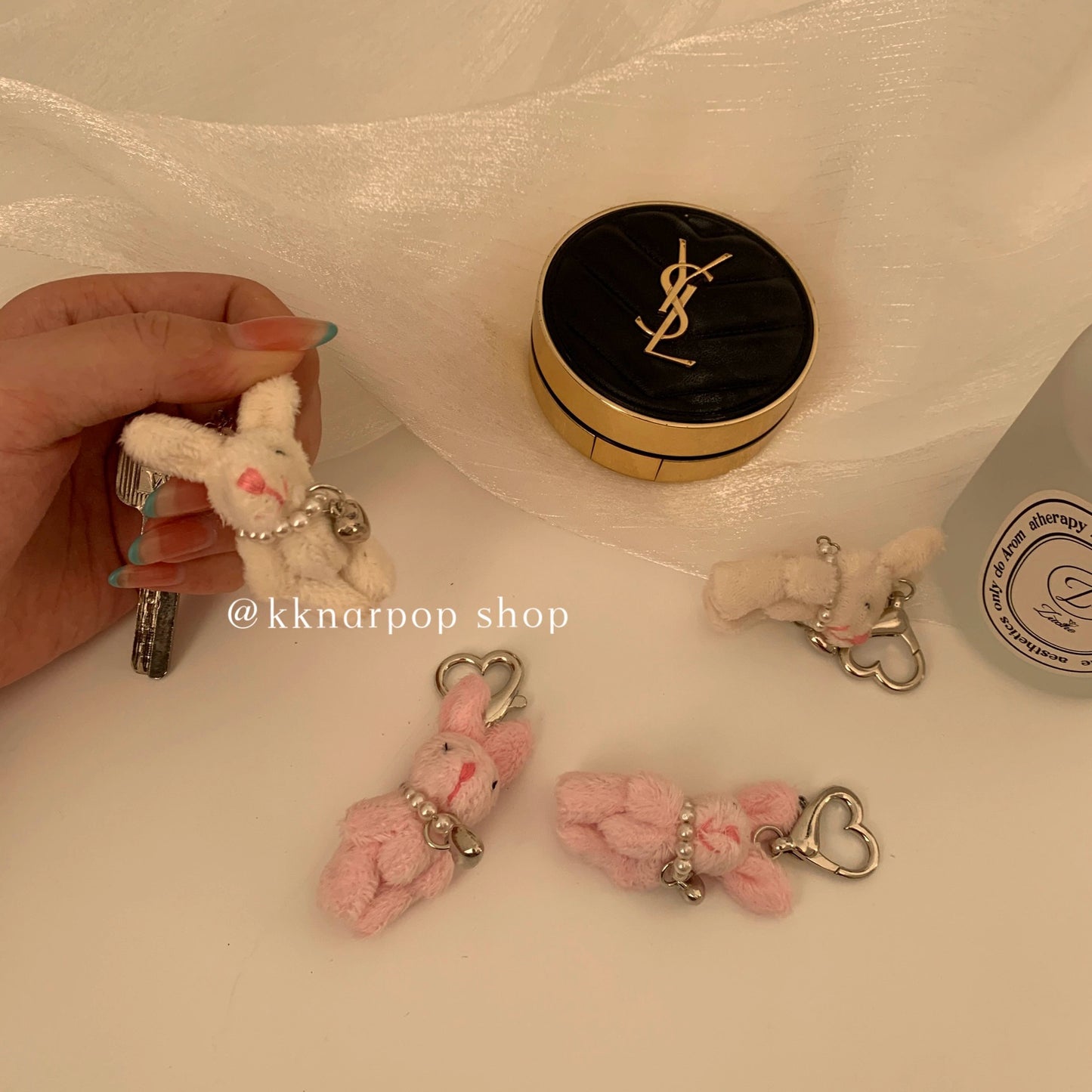 Pearl Rabbit Keychain Mini_CH00006