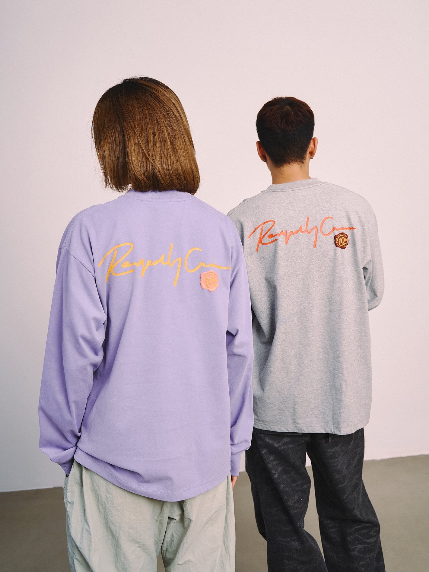 Letter back print long sleeved T-shirt_N82035