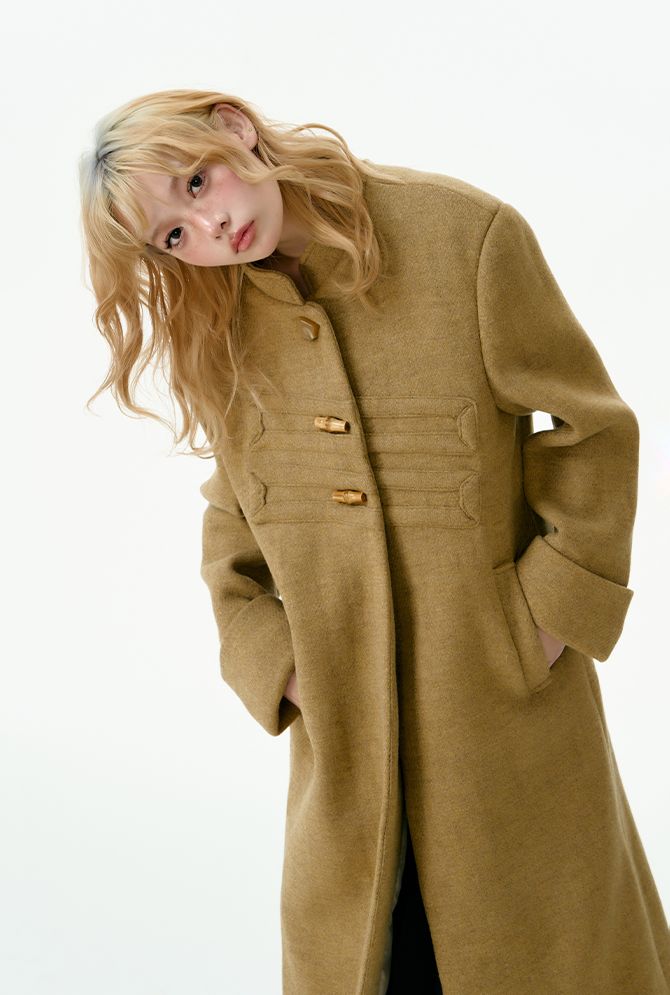 Bamboo buckle green and yellow coat