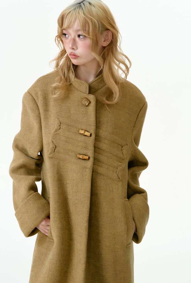 Bamboo buckle green and yellow coat