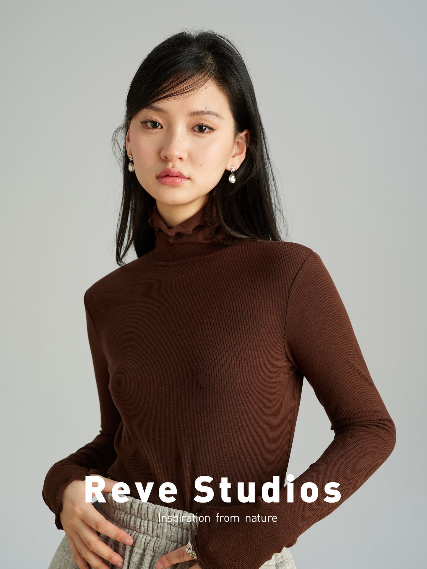 Velvet three-color round neck and turtleneck slim shirt