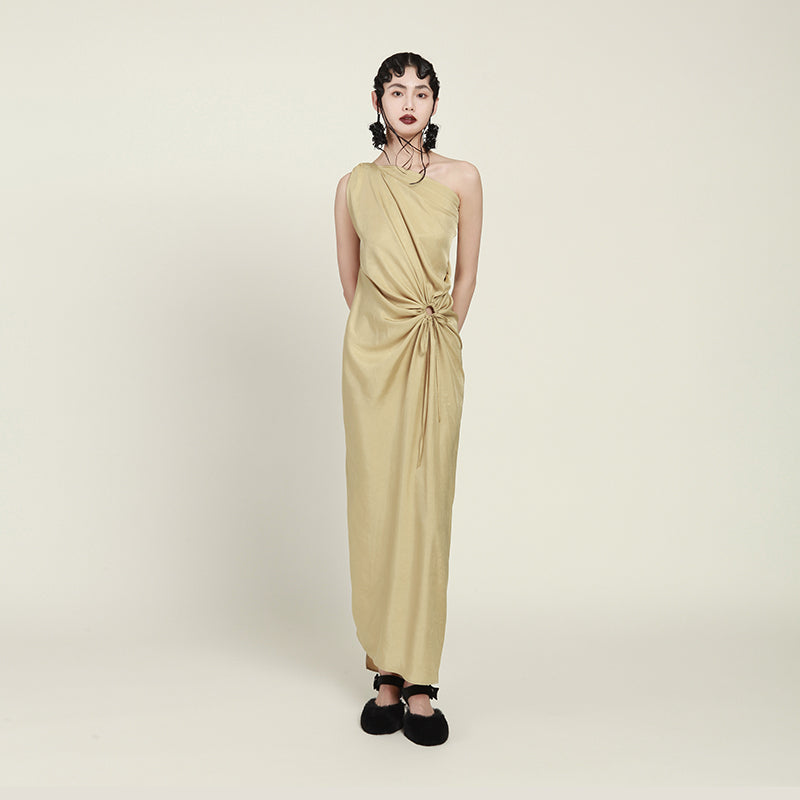 One-shoulder long shoulder sleeveless dress